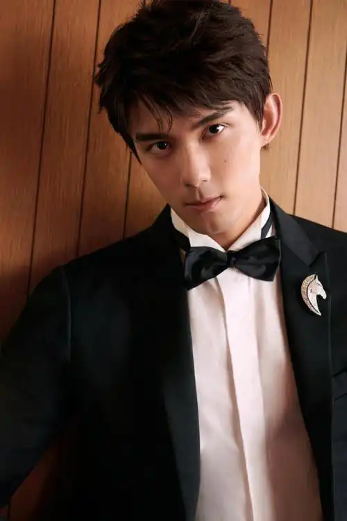 帅气男人图片大全(这3位男明星的长相) - 赤虎壹号