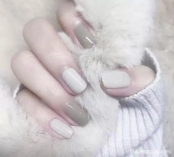 适合春天的纯色美甲简单干净又时髦