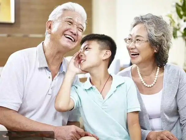 爷爷奶奶们带的孩子都是被宠大