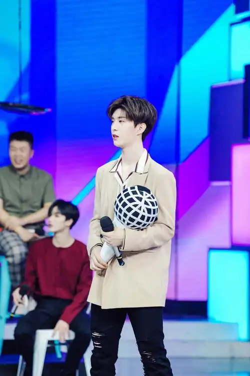 范丞丞快乐大本营高清图片25