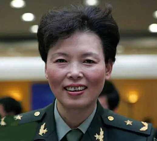 解放军部分女将军曝光:三军都有 以少将为主