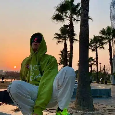 你一朵小花花最后再送给你一个小可爱,那就是我_男生头像_我要个性网