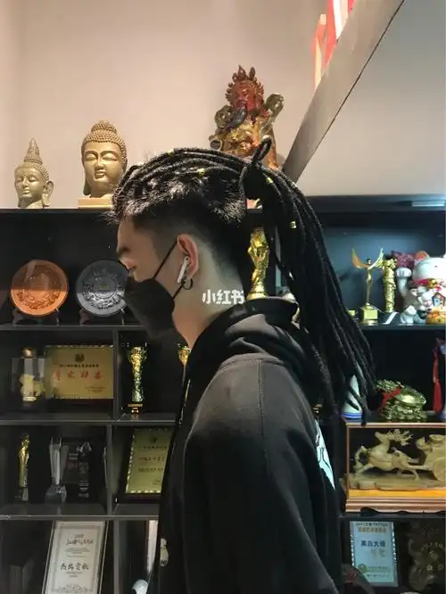 半头脏辫 帅呆了_脏辫_夏天去哪玩_时尚_发型