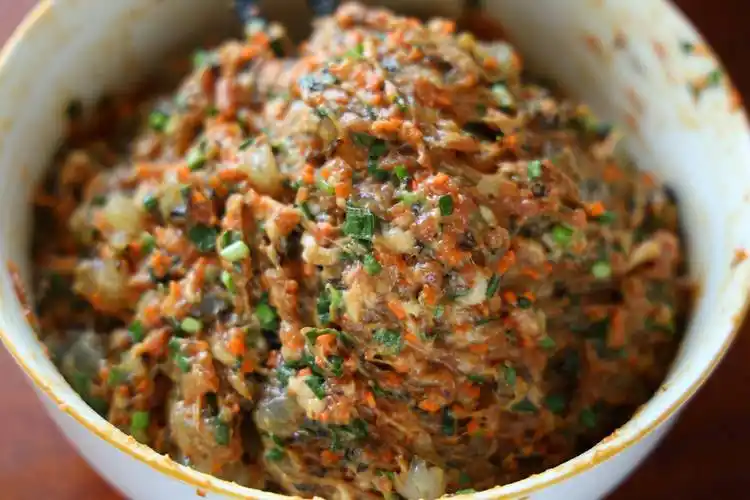 过年我家最爱的的虾仁三鲜饺子馅,超级鲜美又多汁儿,做法也简单_肉馅