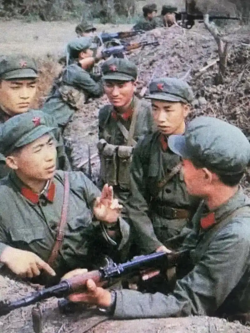 对越自卫反击战 #最珍贵的照片 #战争是残酷的 #八十年代 - 抖音