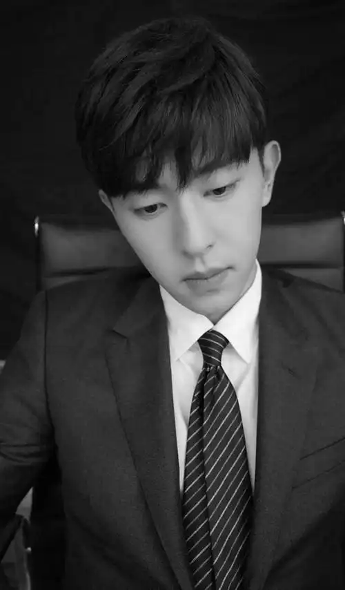 31岁邓伦高调庆生,粉丝千架无人机应援|杨紫|金晨|女明星|花非花雾非