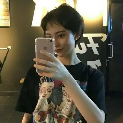 女生拿手机遮脸头像2021新款