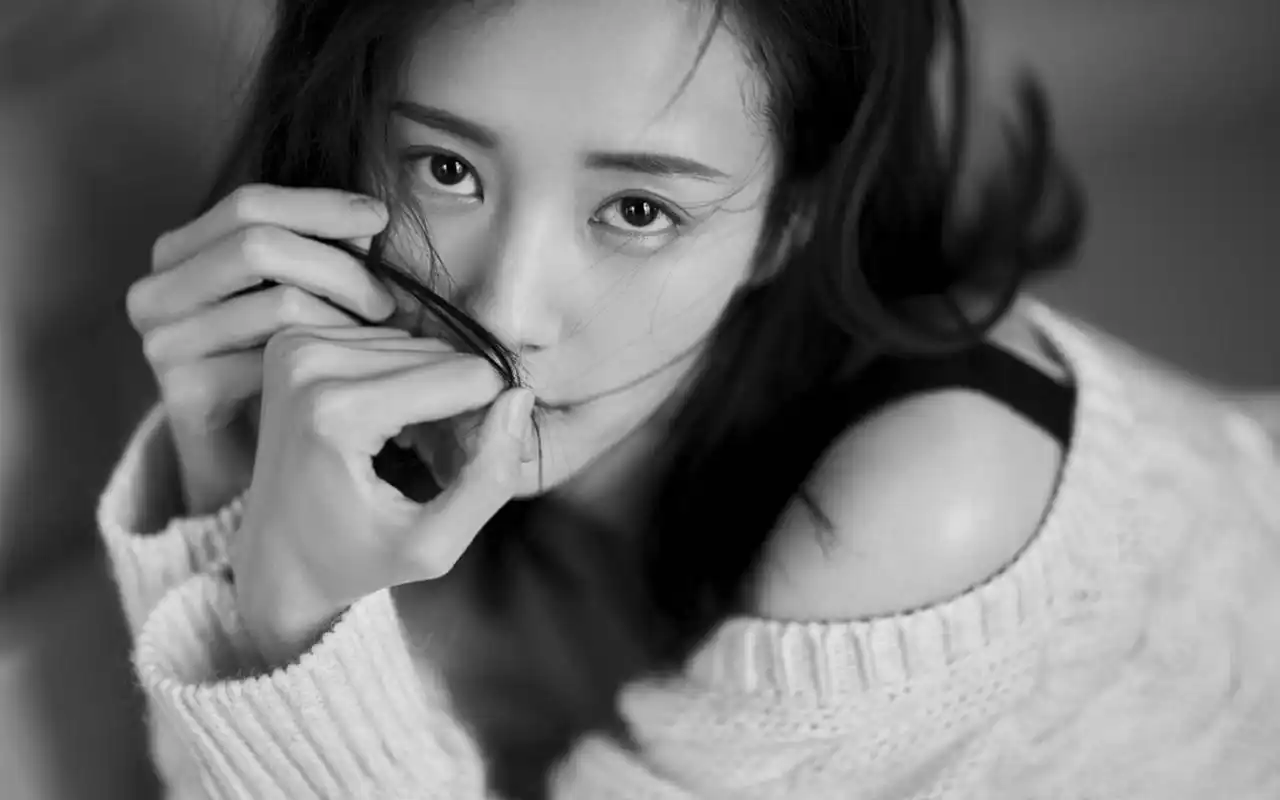 李一桐性感妩媚写真图片桌面壁纸