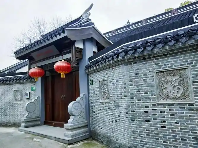 修缮中的奉贤庄行古镇