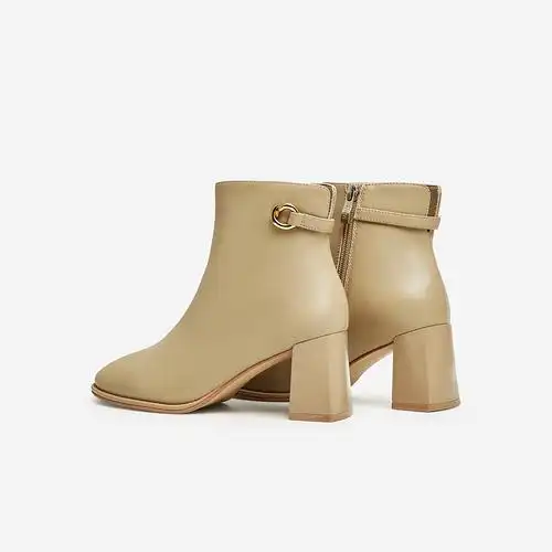 深圳地区的天猫商城"他她tata官方旗舰店",所属主分类"女鞋",子分类