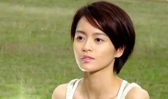 和周星驰合作的《百变星君》,和郑伊健合作的《百分百感觉》,和陈晓东