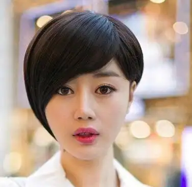 女生露耳波波头如何扎