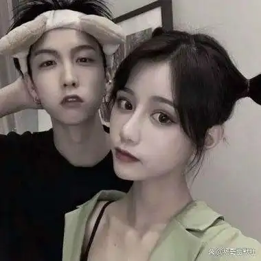 女友嫌我没钱后,转身上了富二代的车,可她不知道我是首富的孙子