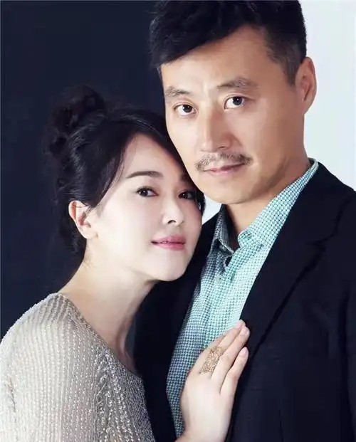 演员任程伟花9元在地下室娶了初恋成名后只换房子不换糟糠妻