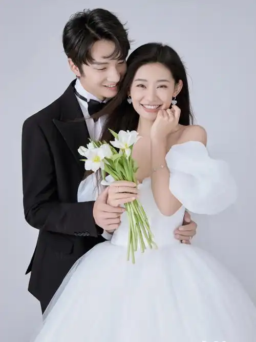 明星婚纱照片场上新放大情绪与情感张力