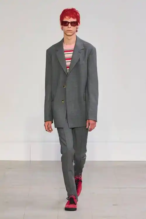 秀场| paul smith 2024 春季男装时装秀_保罗·史密斯_西装_风格