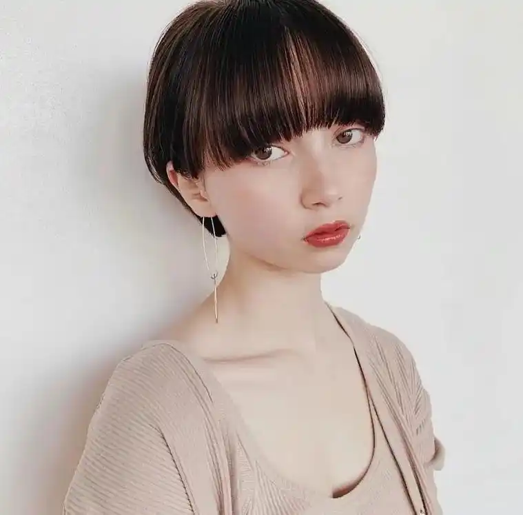 蘑菇头 #女士短发发型图 #女生必看 - 抖音