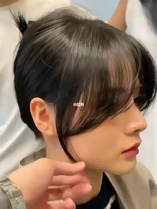 剪了个法式刘海0269闺蜜都羡慕我06