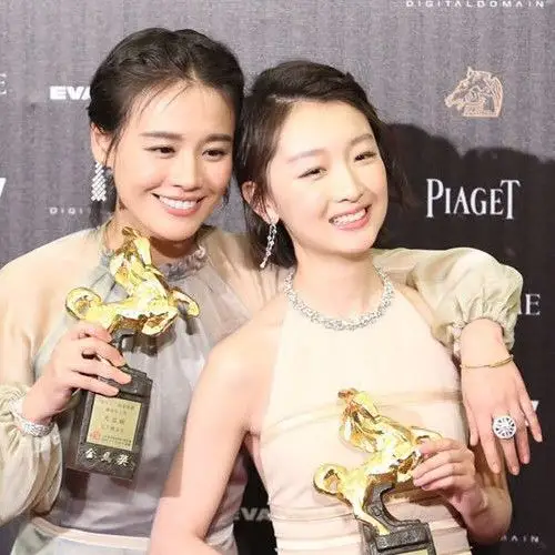 马思纯海绵宝宝对比照周冬雨小黄鸭对比