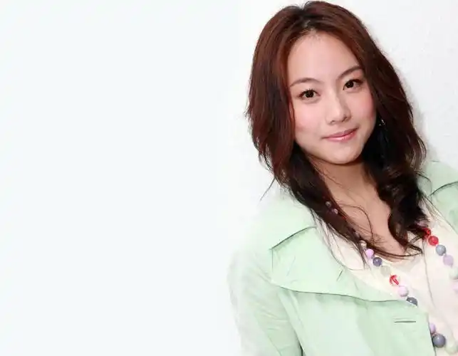 p>《电灯胆》是 a target="_blank" href="/item/邓丽欣/675405"