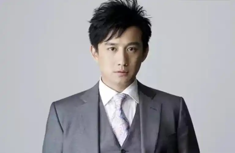 黄磊年轻时的帅照,徐峥年轻时的帅照-图片大观-奇异网