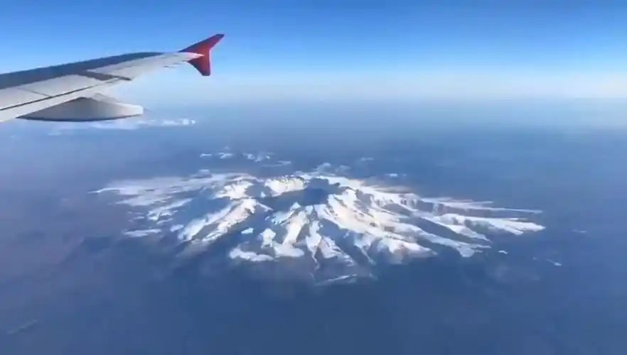 航拍长白山天池全貌