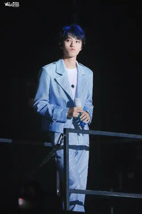 王俊凯十周年演唱会单人机位##陪王俊凯奔赴每一个十年