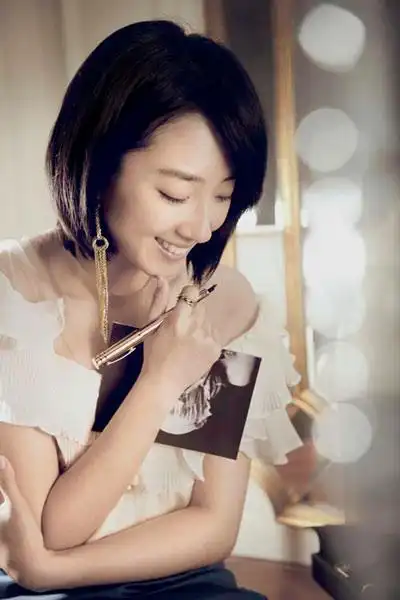 桂纶镁图片优雅演绎卡地亚珠宝配饰