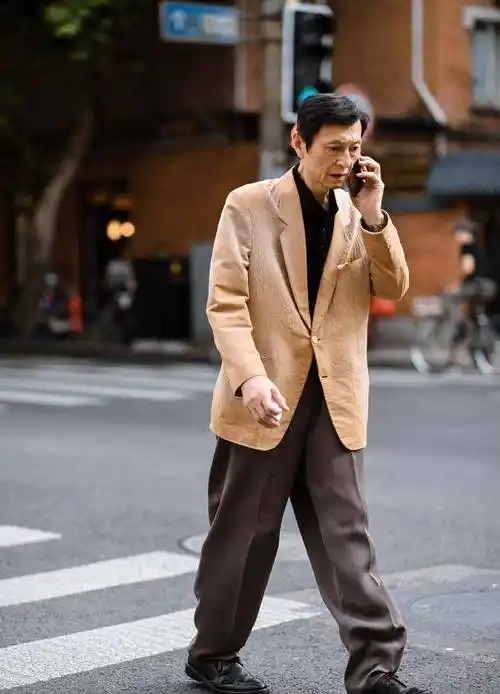 上海街头的"老年穿搭",精致到骨子里_时尚_黑色_效果