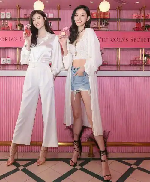 陈伟霆何穗疑似恋情曝光,二人交往时间被扒,女方曾有短暂婚姻_刘雯