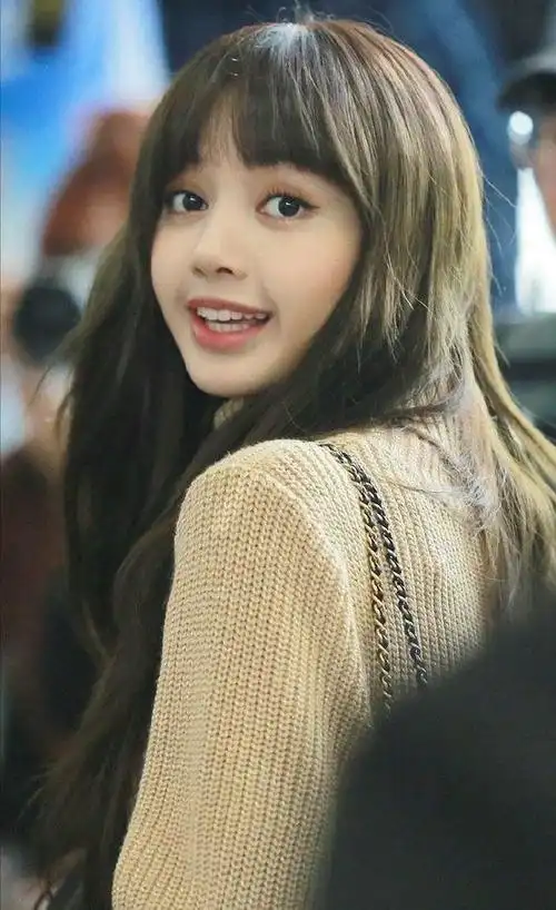 美炸!lisa新发色|全球第9美的人形芭比当之无愧!