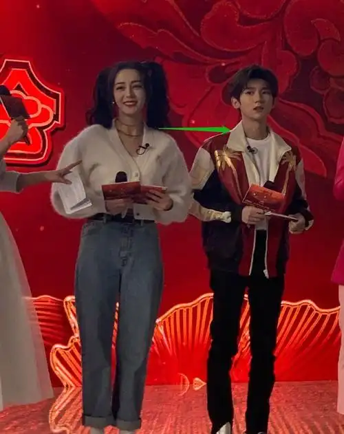 王源身高到底多少与热巴同框感觉没优势一点笑模样都没有