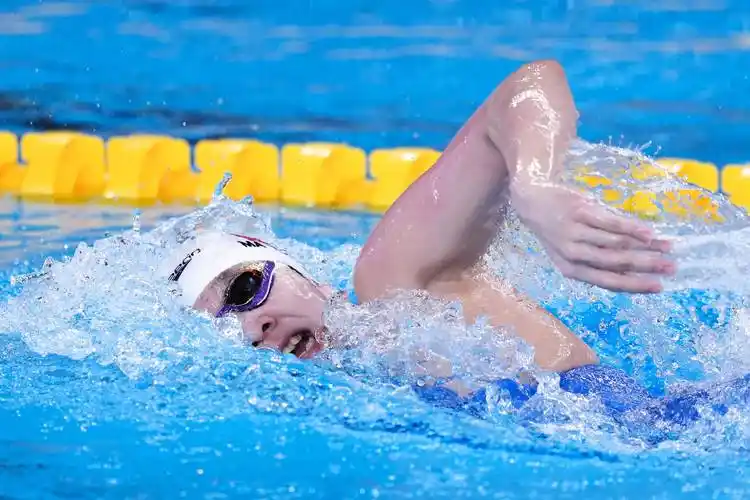 游泳——中国队晋级女子4x200米自由泳接力决赛_选手_预赛_新华社