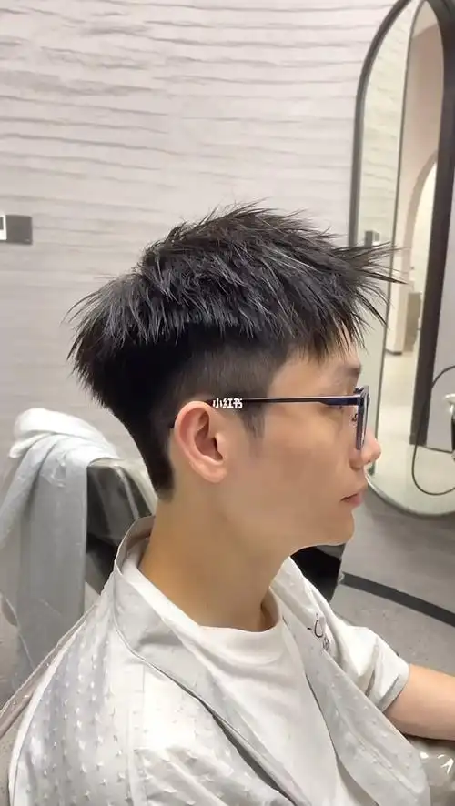 不能错过的清爽前刺发型