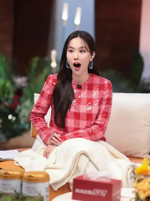 表情包藏不住了#王霏霏#春日迟迟再出发