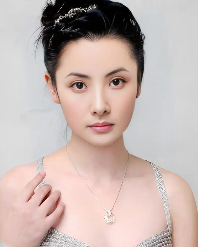 杨明娜含泪回答:"