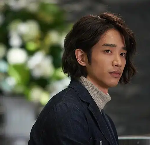 刘以豪韩国怎么火的刘以豪凭借最萌男友自拍吸粉无数