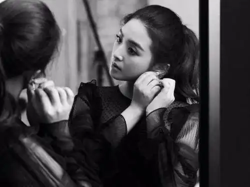 张含韵晒近照美如初恋,以后不能再叫"娃娃脸美女"了