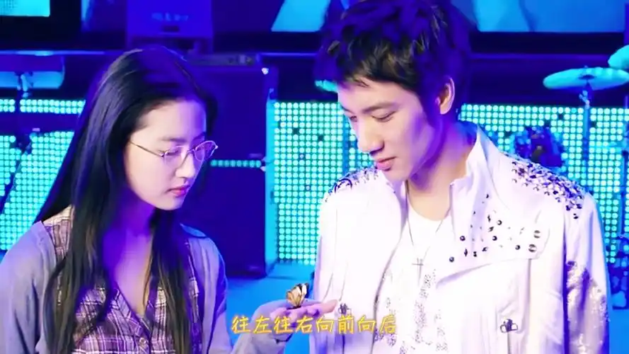 刘亦菲王力宏跨界合作!这首mv看完感觉神仙姐姐毫无仙气,自然美