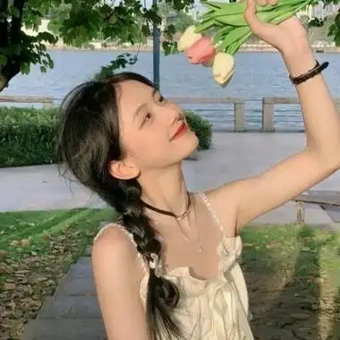 头像女可爱呆萌图片高清 超好看女生真人微信头像大全