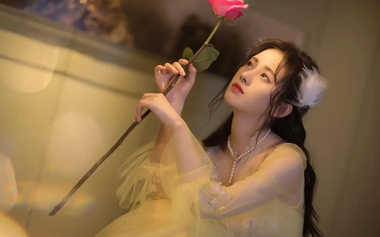 图集:分享一组大明星鞠婧祎高清壁纸,欢迎收藏!