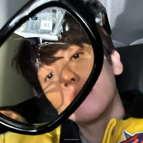 伯贤男高感#240322 边伯贤ins更新|修图  今天的礼物怎么样呢?