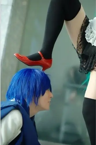 跪求kaito被踩脸的出处