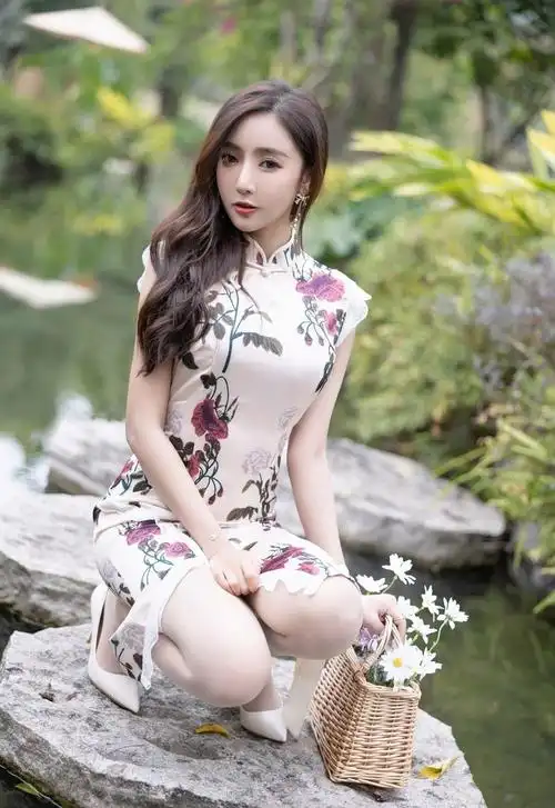 国色天香凤凰来仪改良版旗袍清新典雅又韵味十足