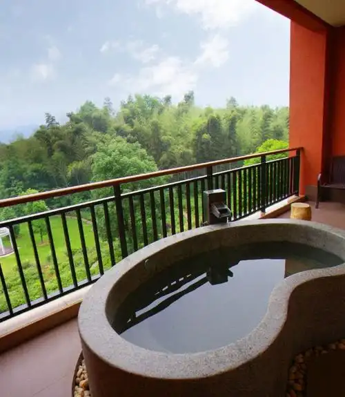 青山竹海间的私家露台泡池,带孩子来现实版开心农场采摘瓜果