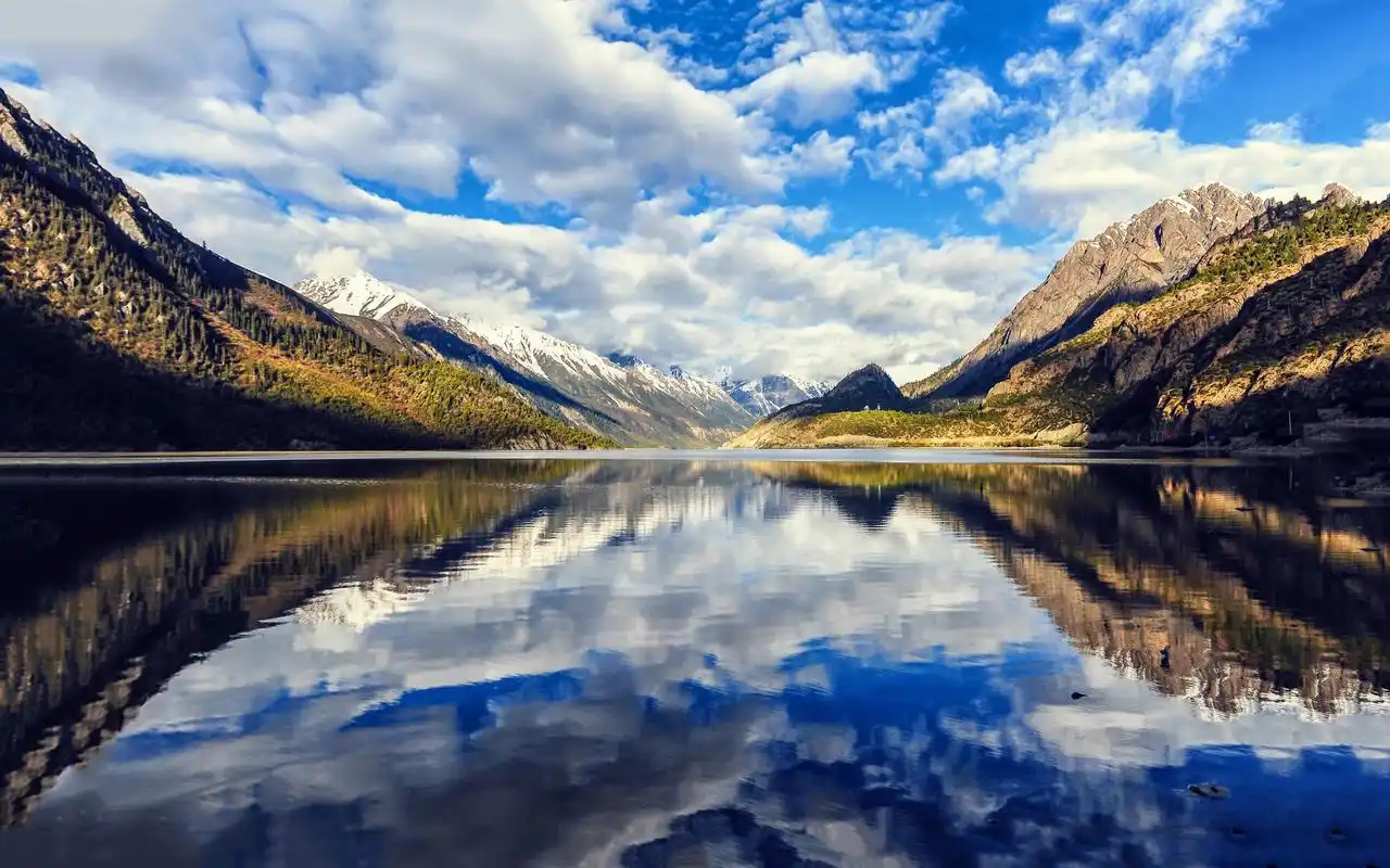 桌面壁纸 风景壁纸 > 高清唯美连山清新美景图片电脑壁纸(1920x1080)