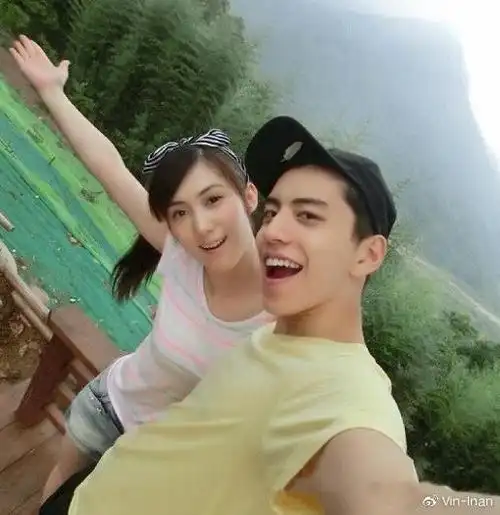 王大陆蔡卓宜街头拥吻男方曾恋大10岁女子女方有婚姻史