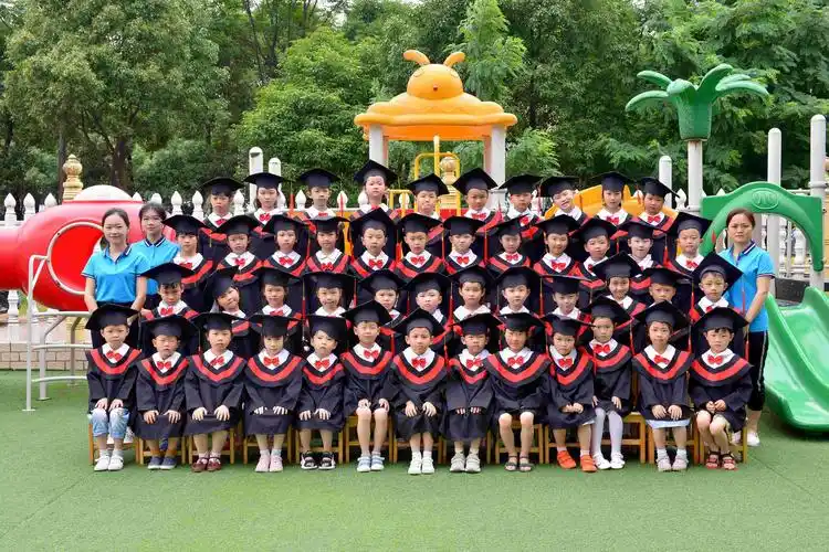 幼儿园毕业照拍摄