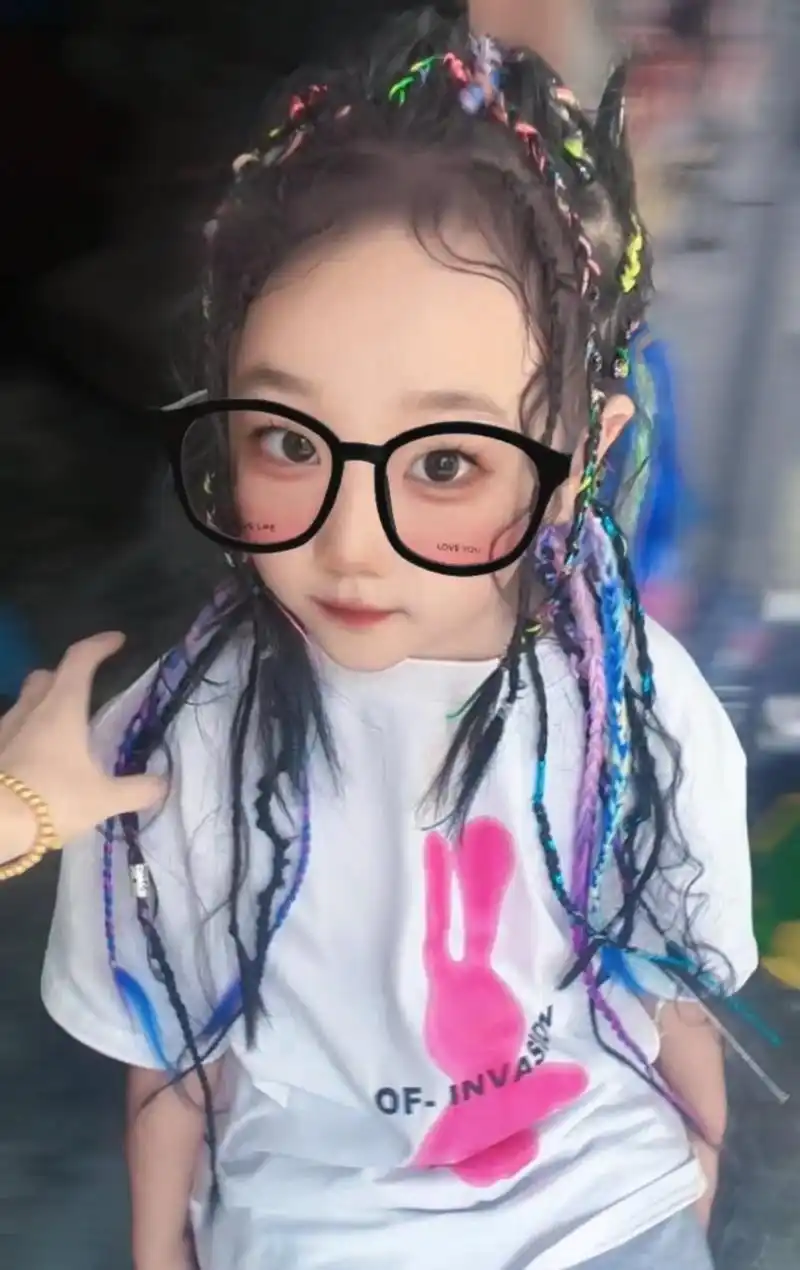 儿童街舞演出造型彩色脏辫分享