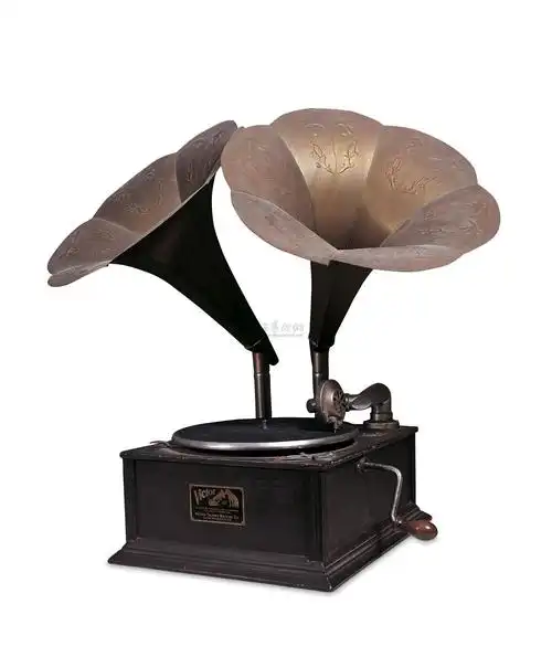 0334 民国 双喇叭台式唱机